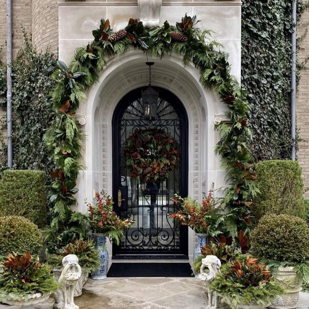 46 Christmas Door Decorations For A