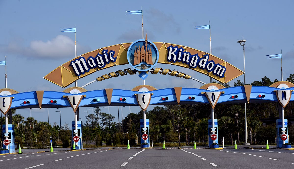 preview for 1 Woman, 14 Treats, And A Very Magical Day: This Is The Disney Hollywood Studios Ultimate Eating Challenge