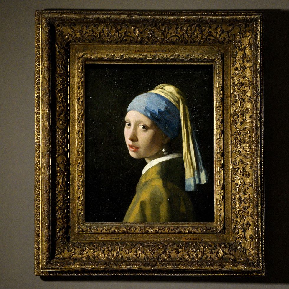 Картина вермеера девушка. Вермеер девушка с жемчужной сережкой картина.
