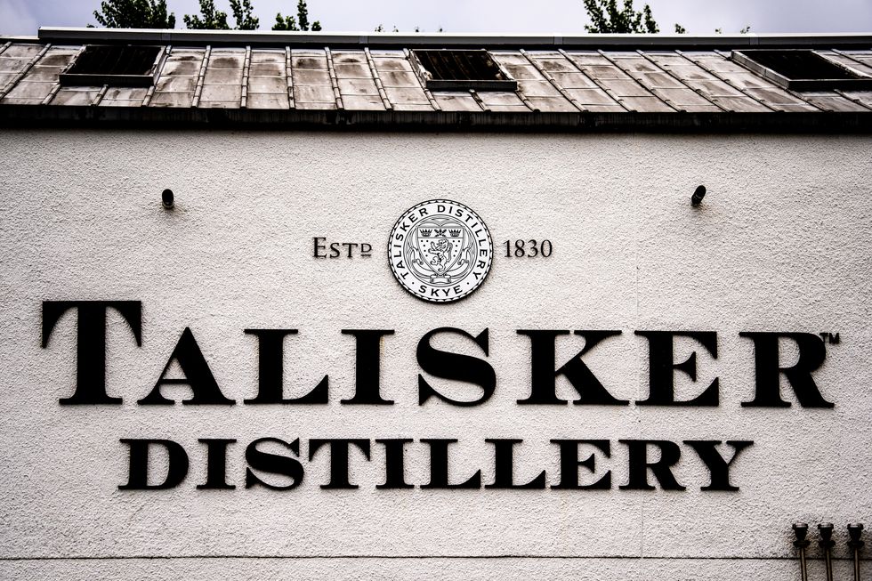 the exterior of talisker distillery