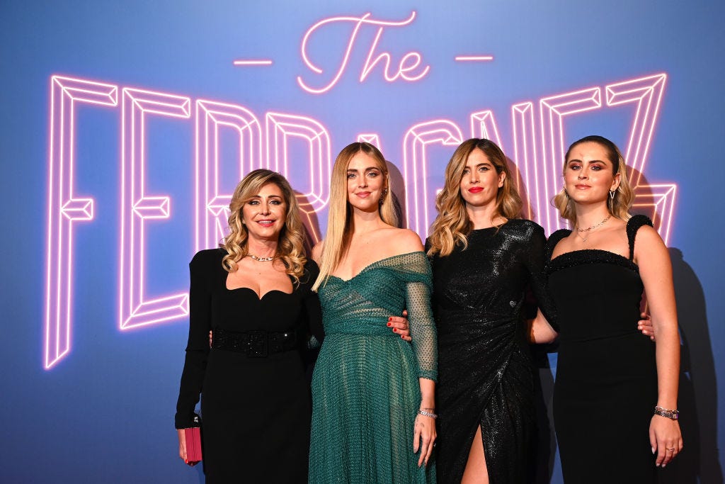 I beauty look di Chiara Ferragni alle Fashion Week incantano il web