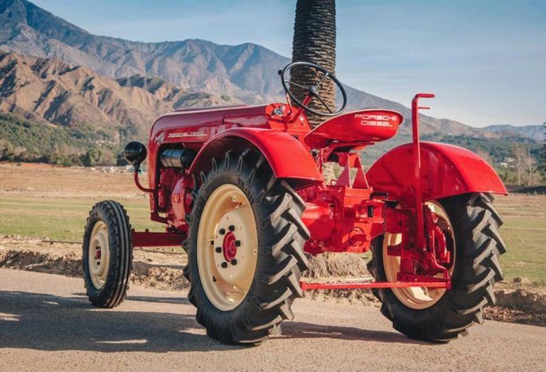 Land vehicle, Vehicle, Tractor, Motor vehicle, Vintage car, Car, Classic, Agricultural machinery, Antique car, Automotive tire, 