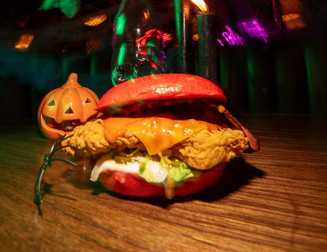 hamburguesa de the fitzgerald para halloween 2023