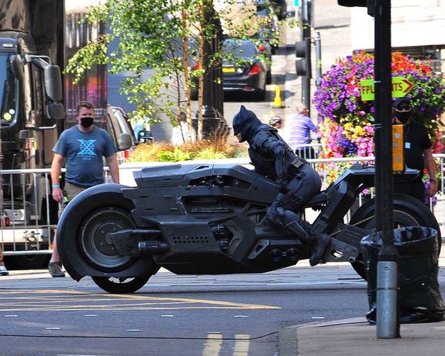 The Flash movie reveals first look at Ben Affleck's Batsuit