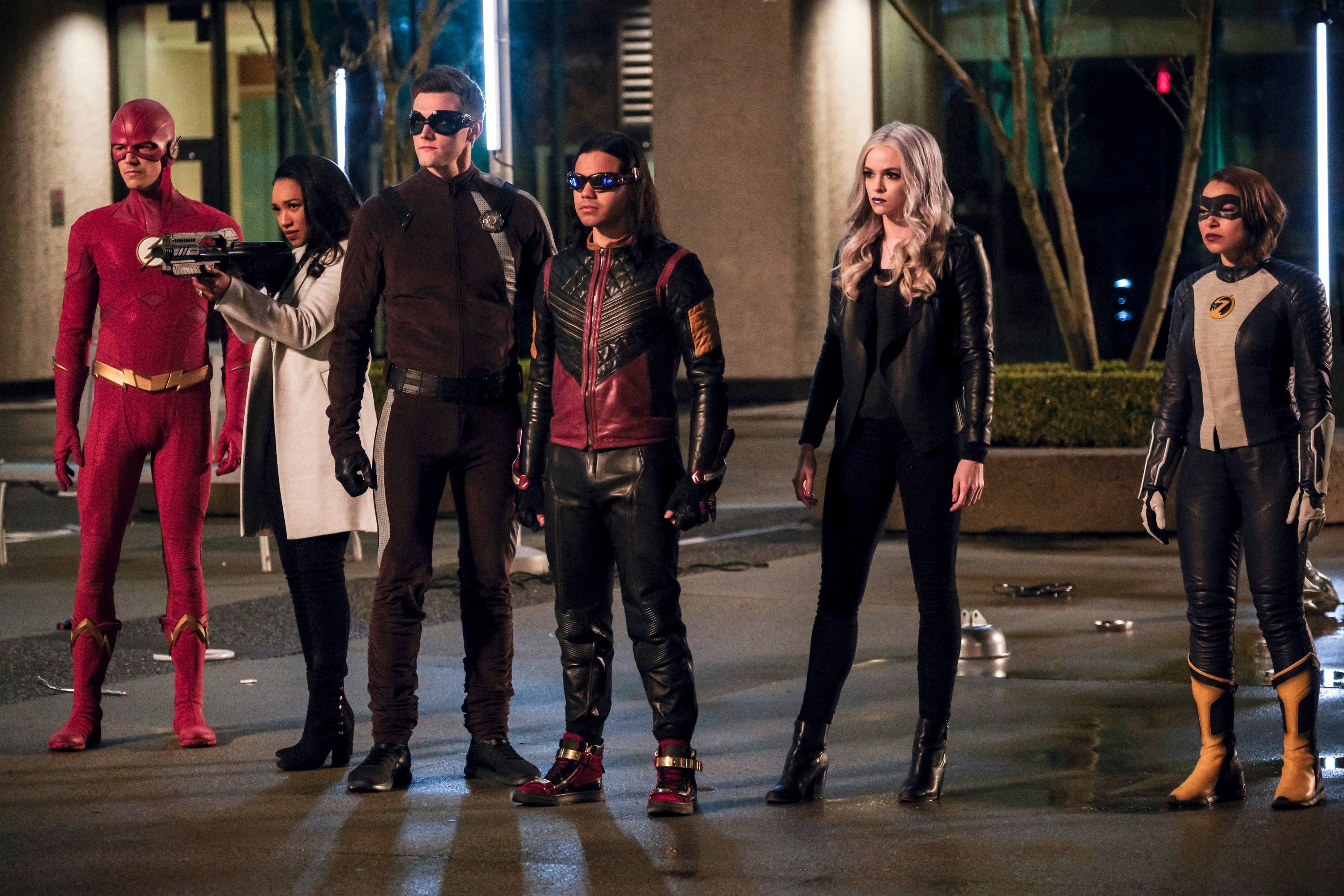 Who Are Those New Characters At The End Of The Flash Finale