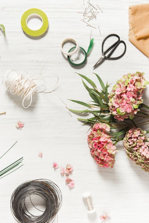 The florist desktop with working tools