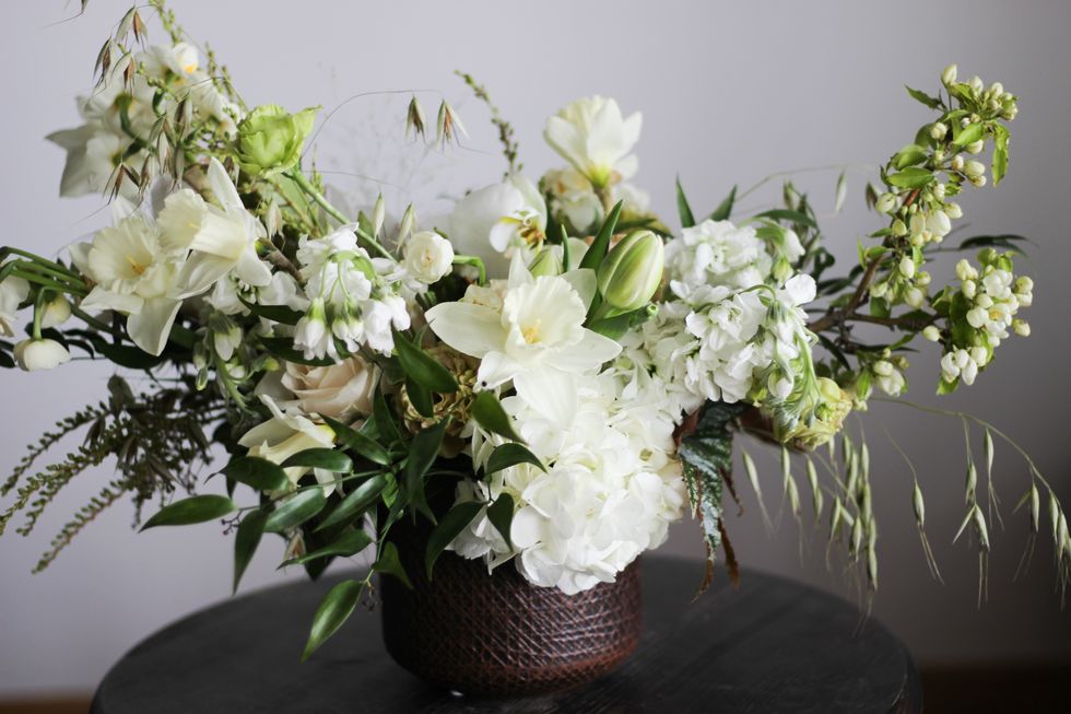 Beautiful White Flower Arrangements - White Centerpiece Ideas