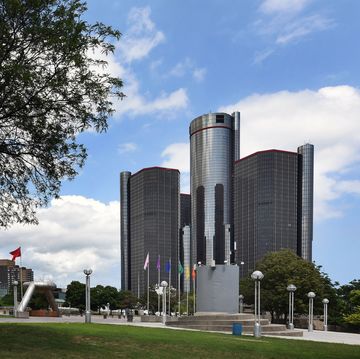 the general motors world headquarters office at detroit's