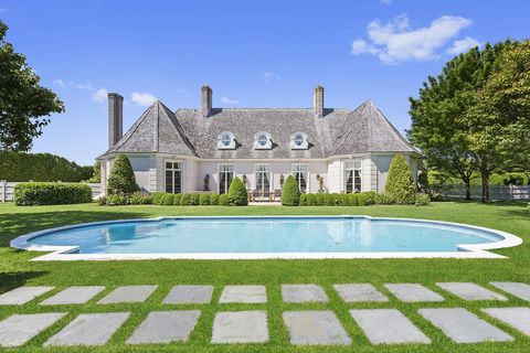 Property, Estate, House, Home, Building, Mansion, Real estate, Grass, Swimming pool, Manor house, 