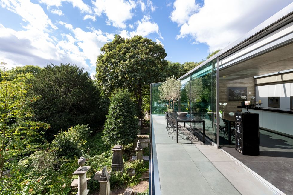 the grey house for sale in london balcony