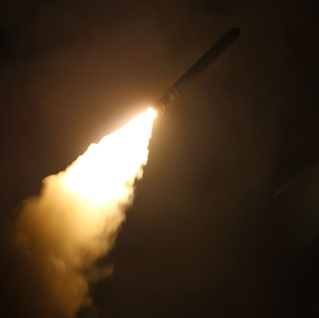 uss laboon fires a tomahawk land attack missile