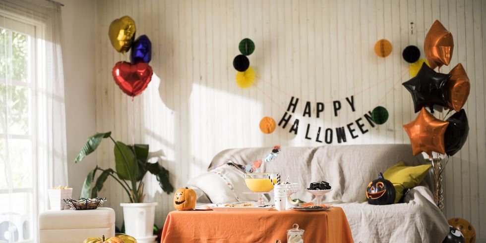 8 Ideas To Celebrate Halloween At Home 🎃