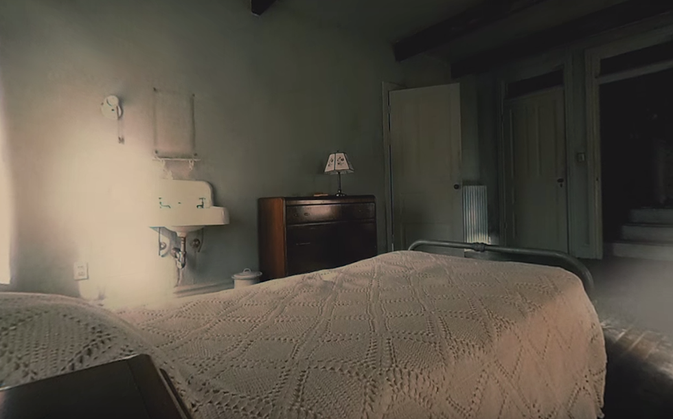 Dormitorio de la protagonista de la serie The Handmaid's Tale