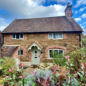 the holiday cottage is now on airbnb honeysuckle cottage, surrey