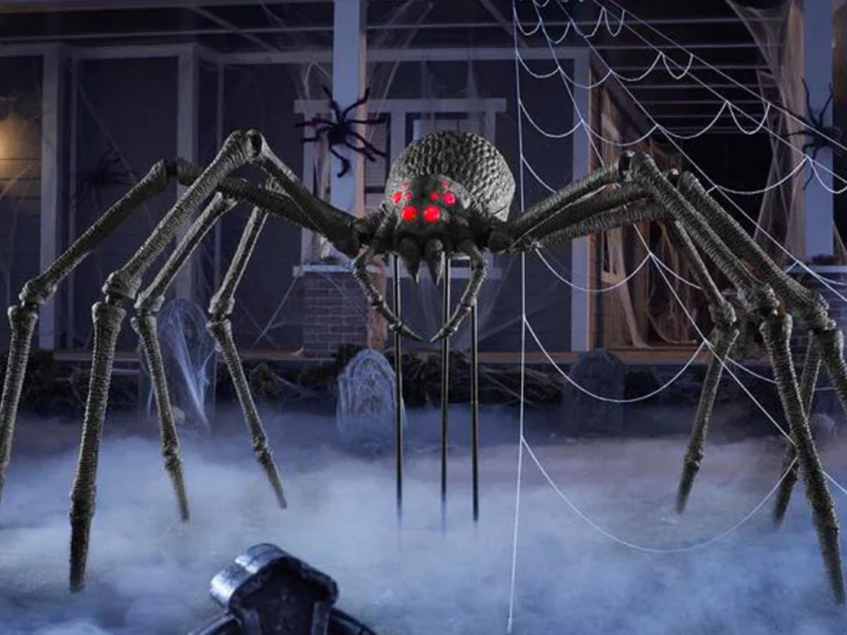 You Can Get a Massive Spider Decoration With Glowing Red Eyes for ...