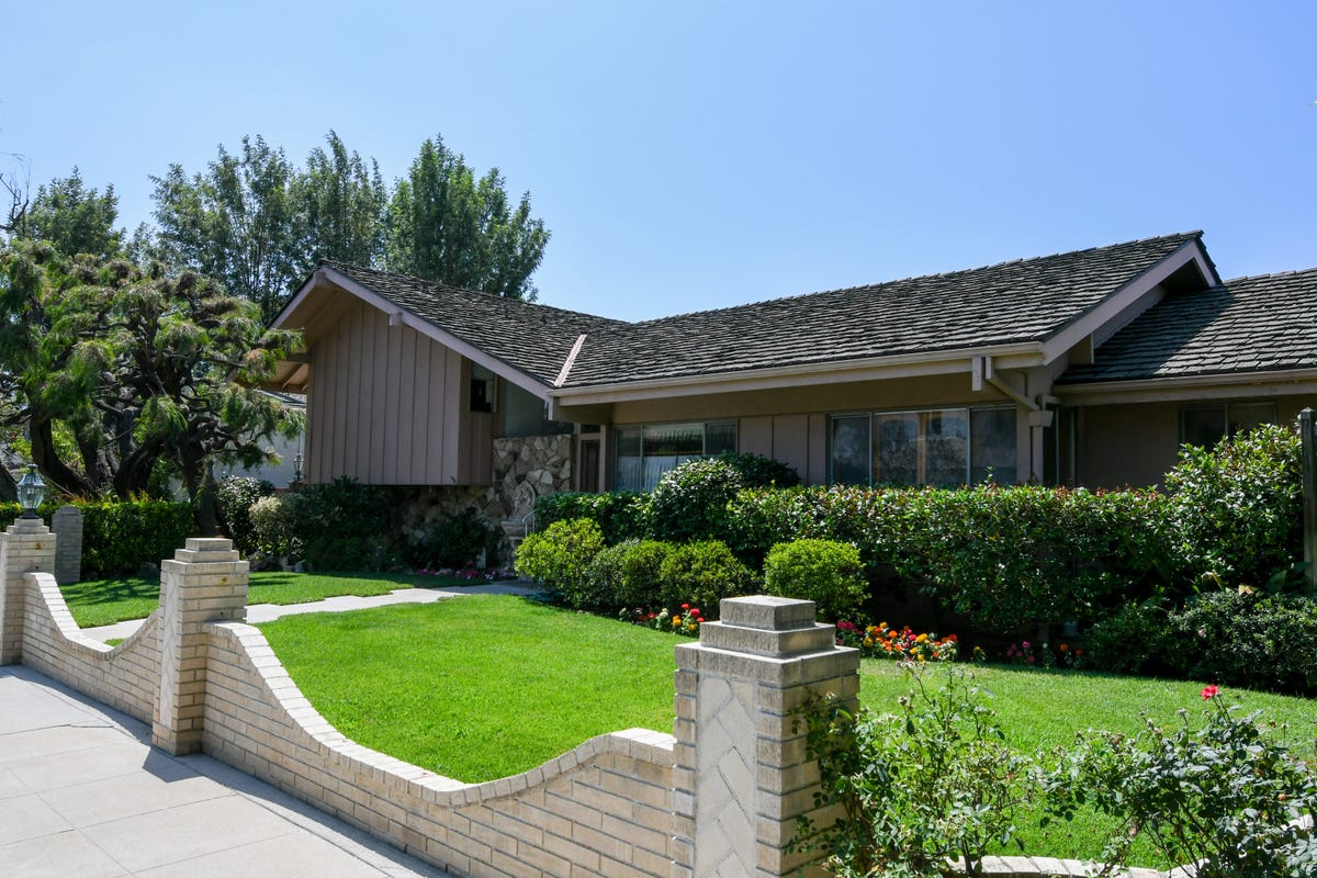 HGTV is the Winning Bidder For The Brady Bunch House Who Owns the