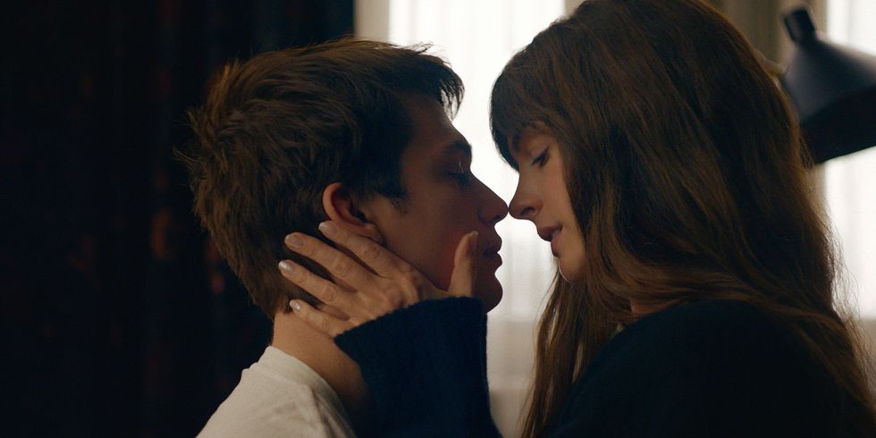 nicholas galitzine and anne hathaway in the idea of you