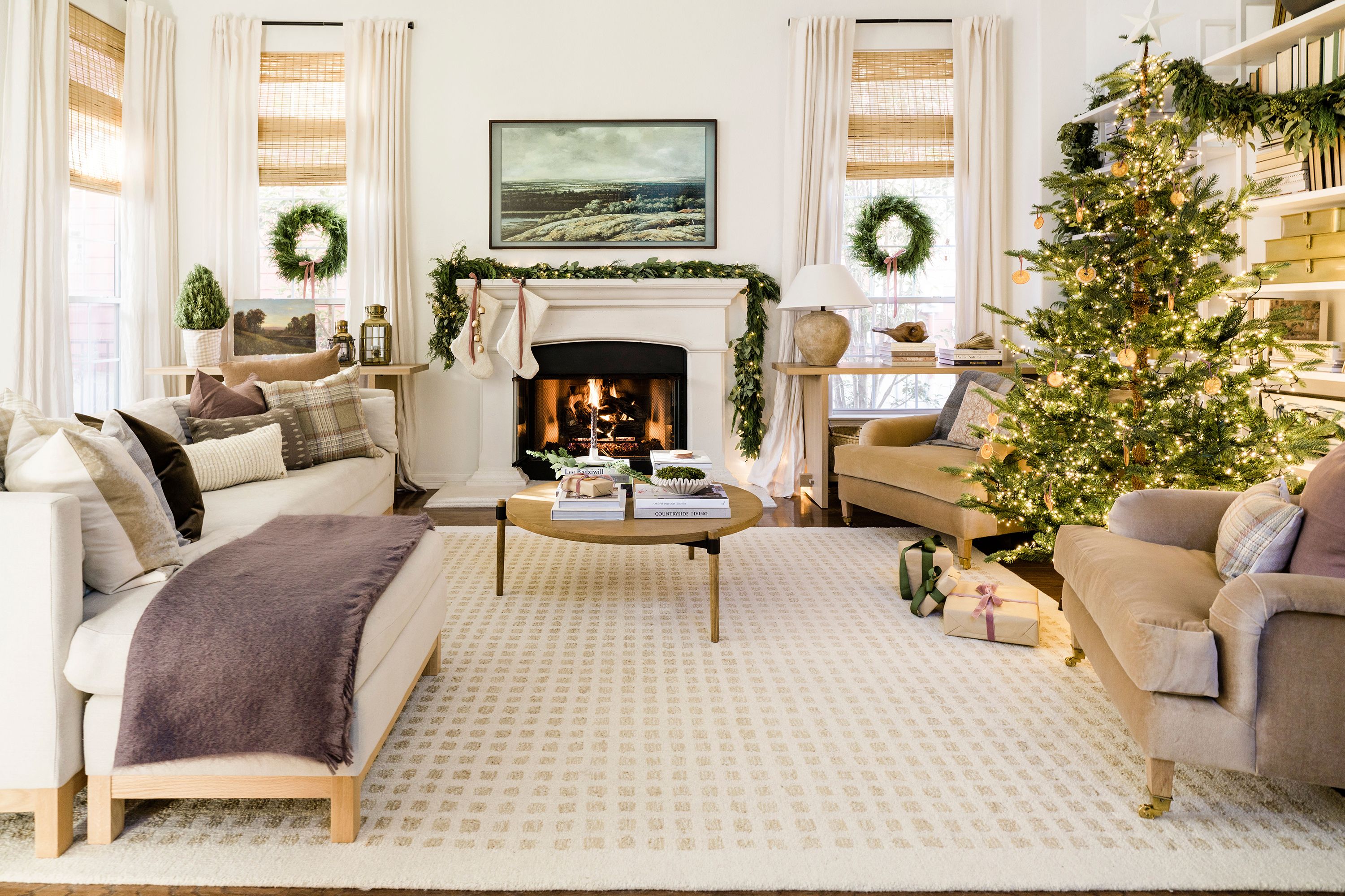 Living Room Christmas Decor Ideas 2022