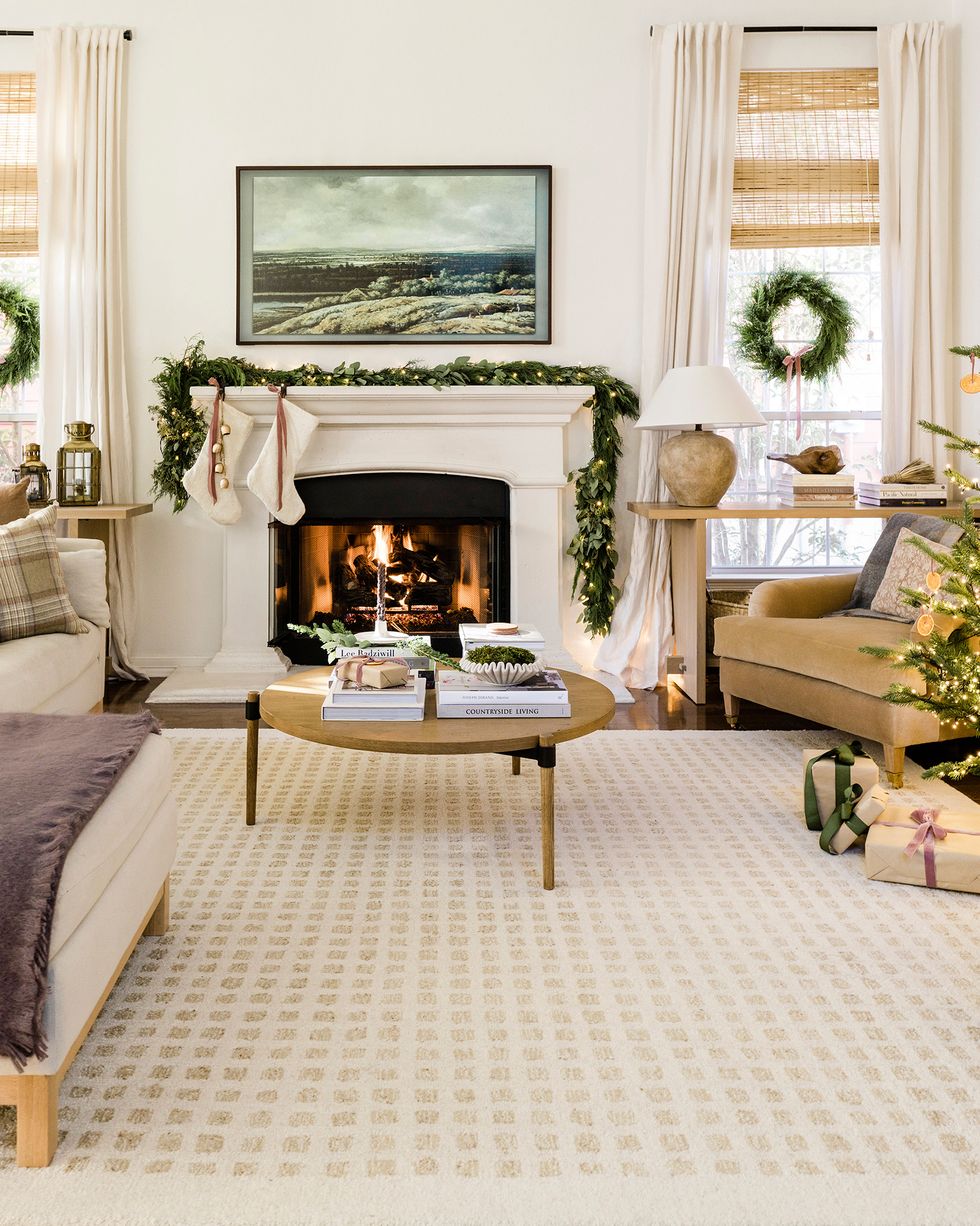 35+ Best Christmas Living Room Decor Ideas - Holiday Decorating