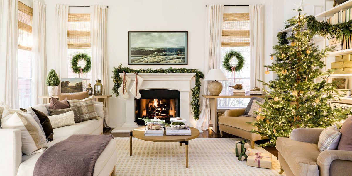 https://hips.hearstapps.com/hmg-prod/images/the-identite-collective-holiday-home-tour-202107-1663187283.jpg?crop=1.00xw:0.752xh;0,0&resize=1200:*