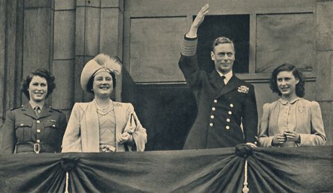 the king and queen with princess elizabeth and princess margaret on the balcony of buckingham palac creator daily herald
