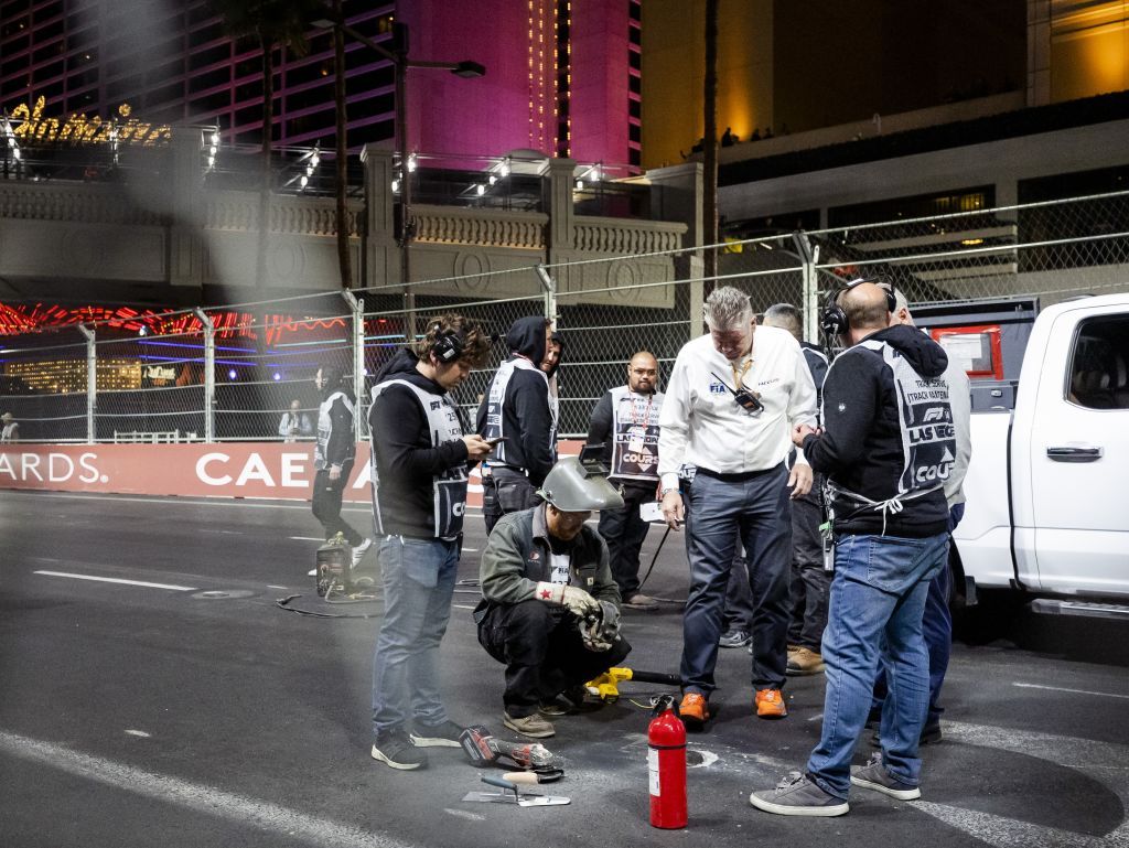 Why F1's first Las Vegas grand prix was an utter failure — and a 'lesson  learned' - The Athletic