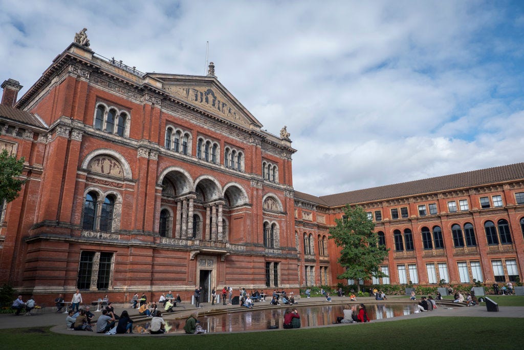 Victoria & Albert Museum, London - Signage Design Company