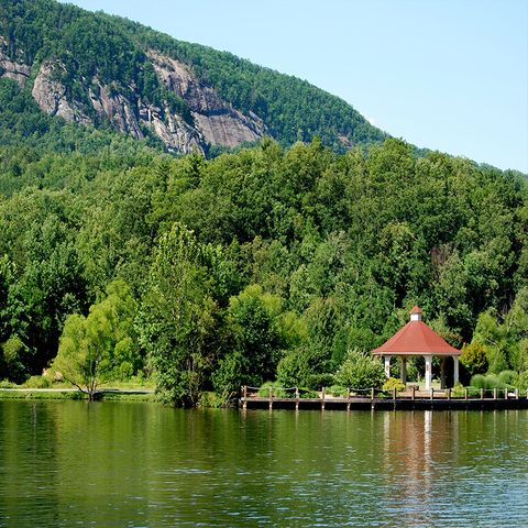 the most picturesque lake towns in the us lake lure north carolina