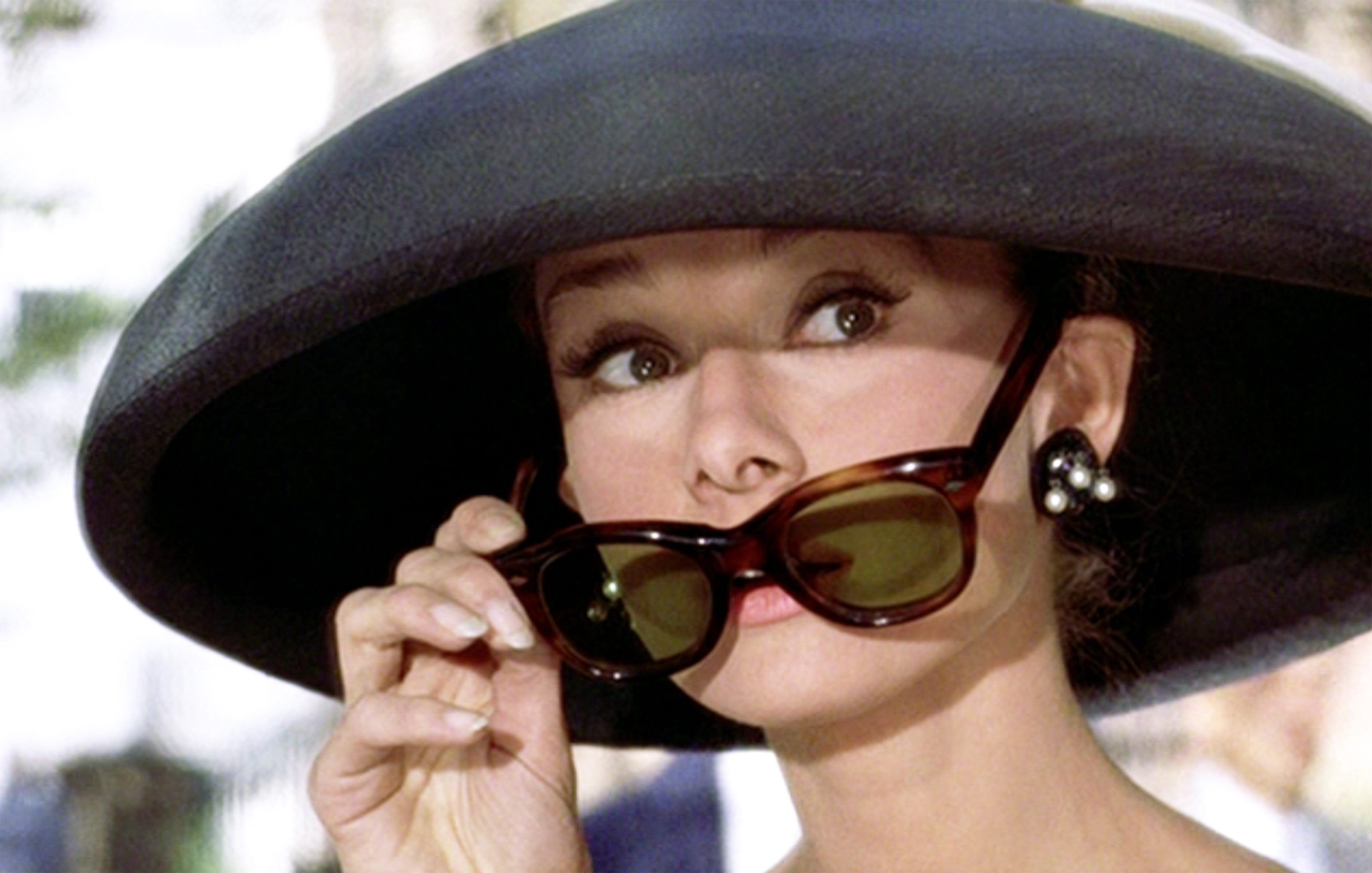 Audrey Hepburn colazione da Tiffany in bianco e nero