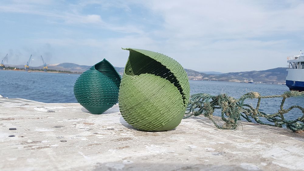Menaje hecho con redes de pesca abandonadas - Vajillas de plástico reciclado