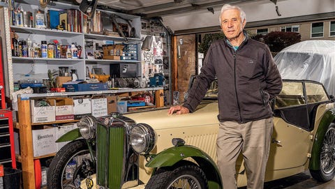 phil linhares avec ses 1949 mg tc à oakland, calif, le 2 février 2021