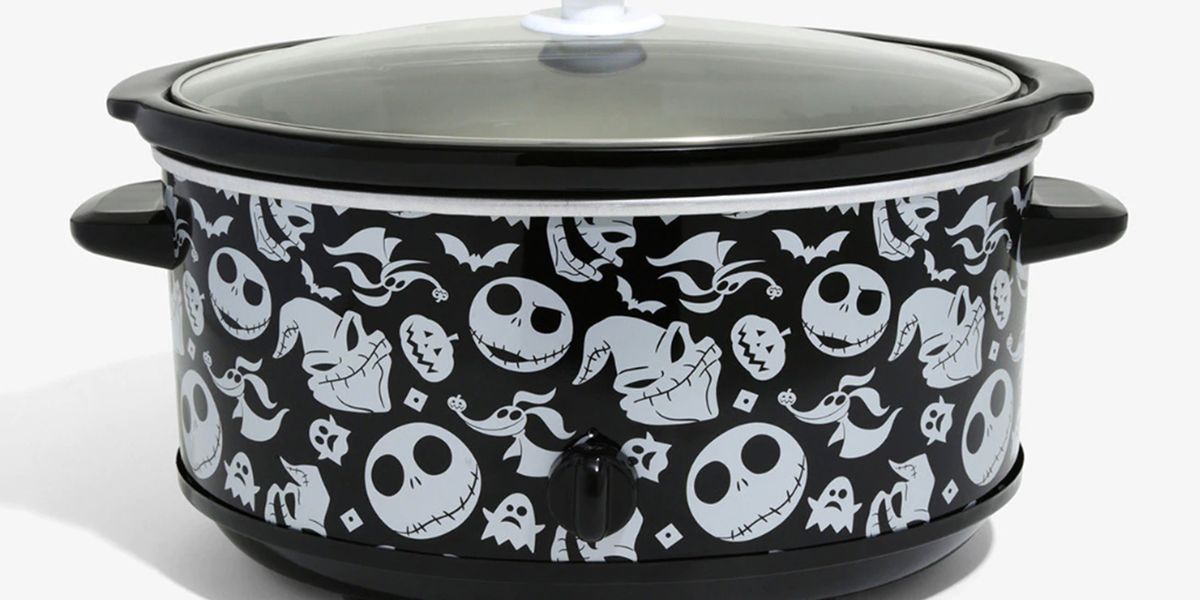 https://hips.hearstapps.com/hmg-prod/images/the-nightmare-before-christmas-slow-cooker-social-1582735742.jpg?crop=1.00xw:1.00xh;0,0&resize=1200:*