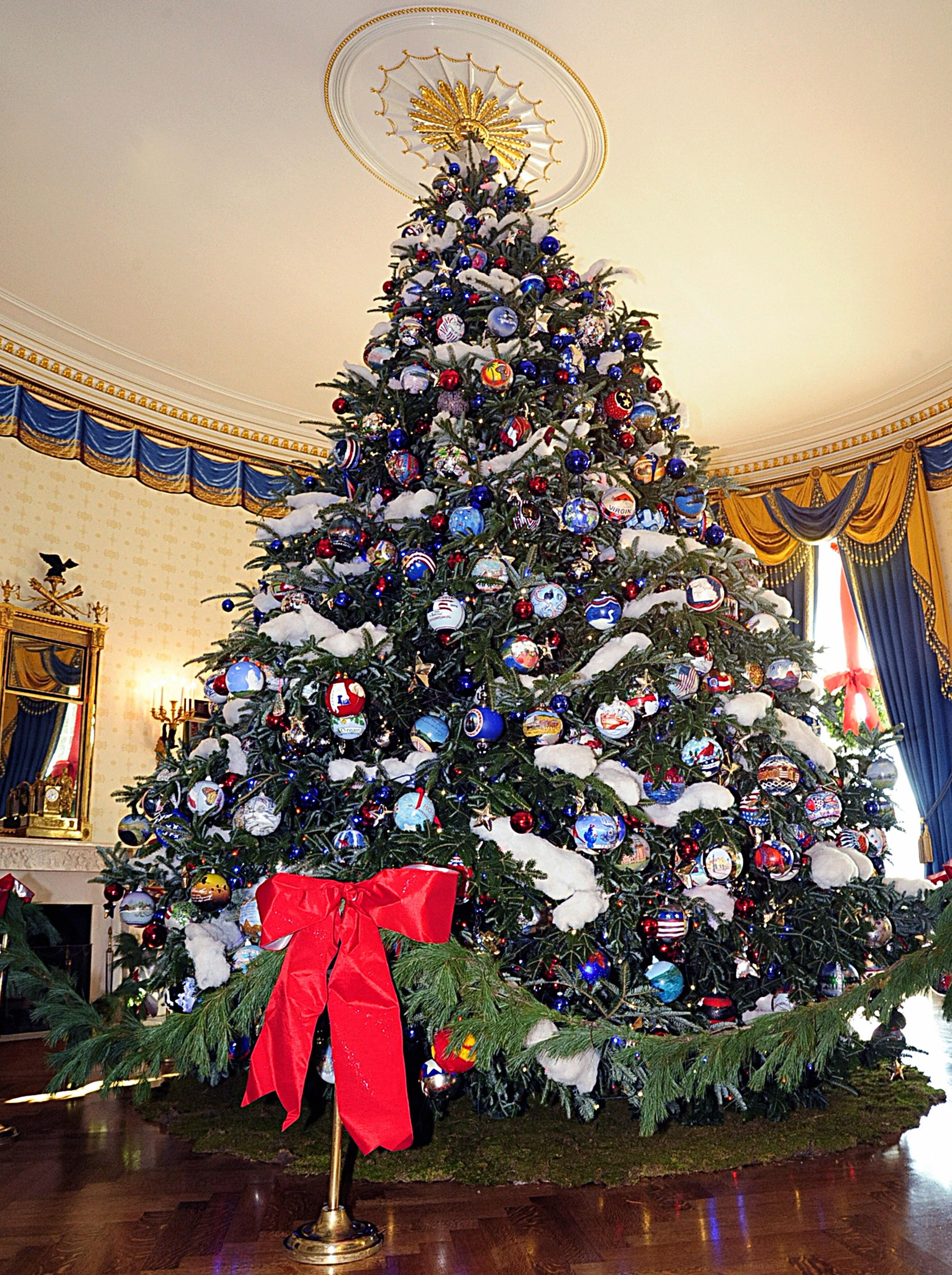 40 Best Christmas Trees Ever - White House, Rockefeller Center ...