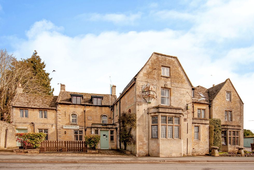 The Old New Inn - Bourton - Cotswolds - Christies & Co