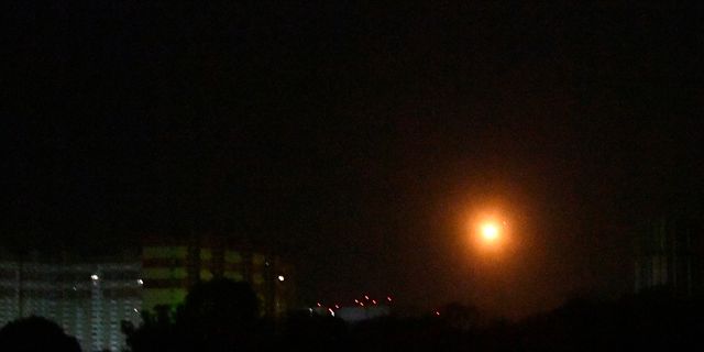 Нападение ночью. Кадры с сегодняшней ночи. Ночью высоко ракеты пролетели. Ядерный взрыв в Киеве. Ночной удар.