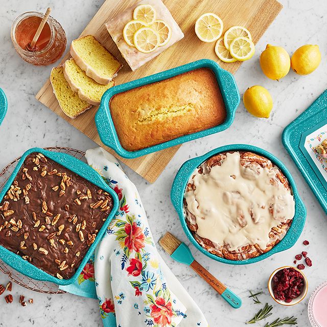 Pioneer Woman Launches New Bakeware Line at Walmart