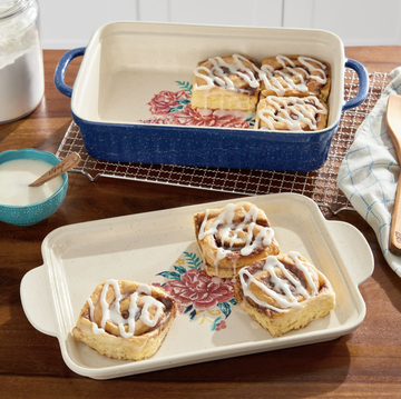 the pioneer woman ceramic baking dish and lid doubles as bakeware and a platter