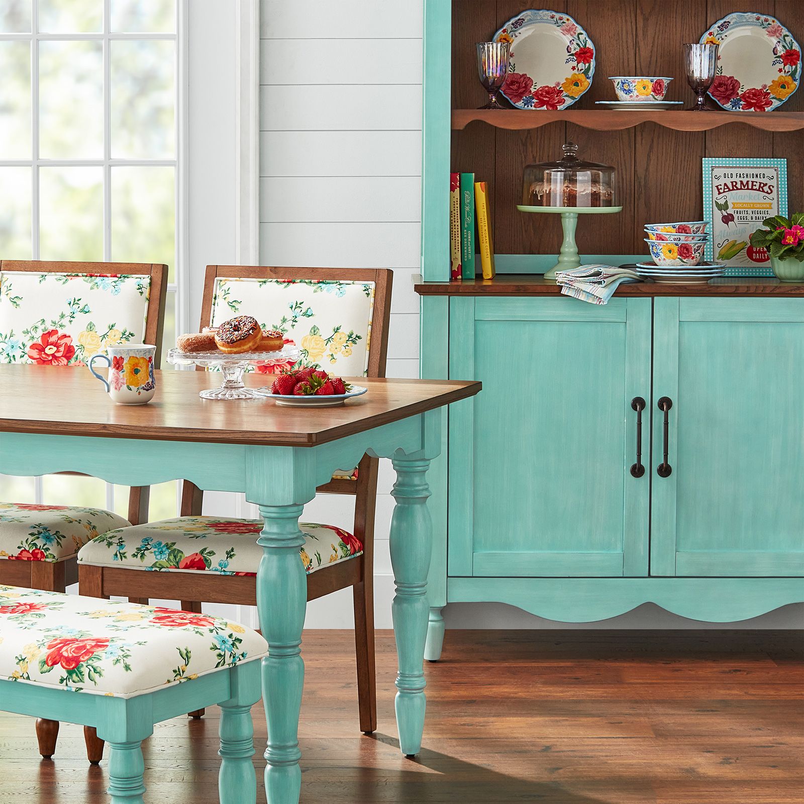 The Pioneer Woman Furniture Collection Is Officially Here