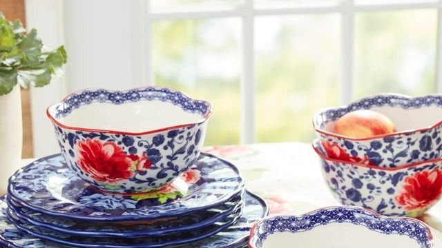 https://hips.hearstapps.com/hmg-prod/images/the-pioneer-woman-dinnerware-set-65412abf44f5a.jpeg?crop=1xw:0.5625xh;center,top&resize=1200:*
