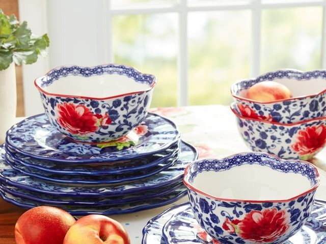 The Pioneer Woman Dinnerware Set Is Almost 40% Off Right Now