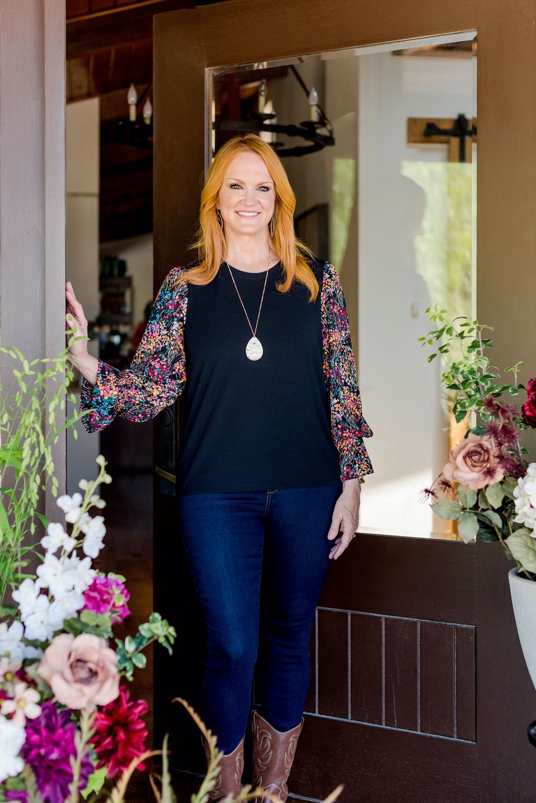 The Pioneer Woman Fall Clothing 2022 - Where to Buy Ree Drummond's Fall ...