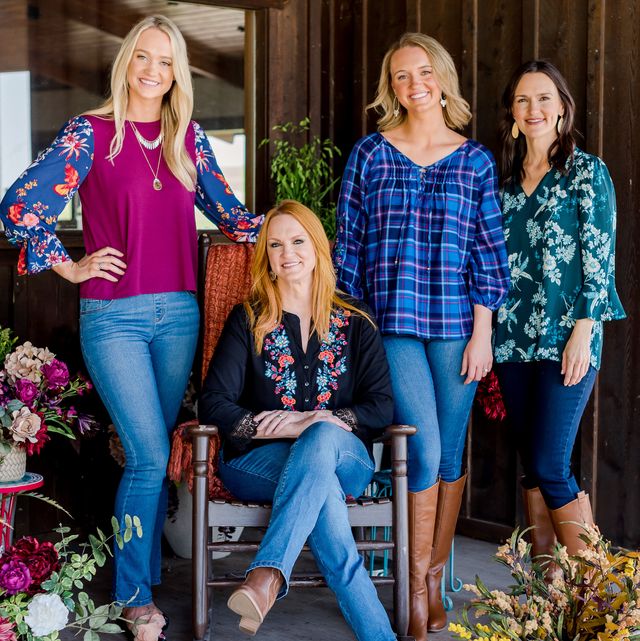 The Pioneer Woman Fall Clothing 2022 - Where to Buy Ree Drummond's Fall  Apparel