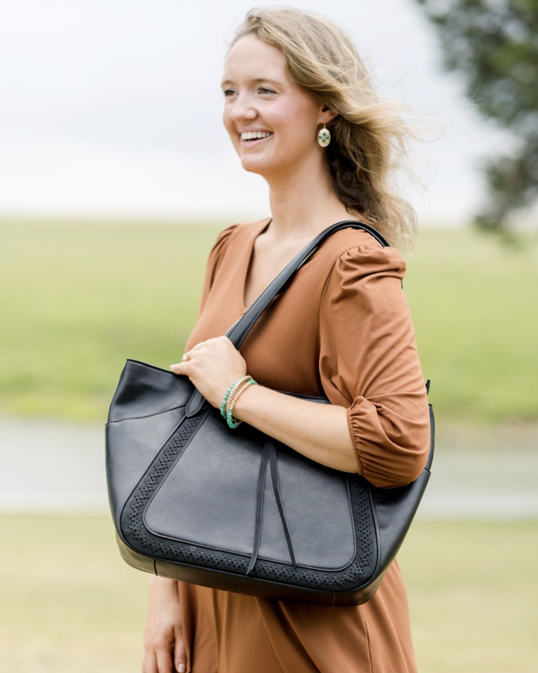 Pioneer woman leather tote online