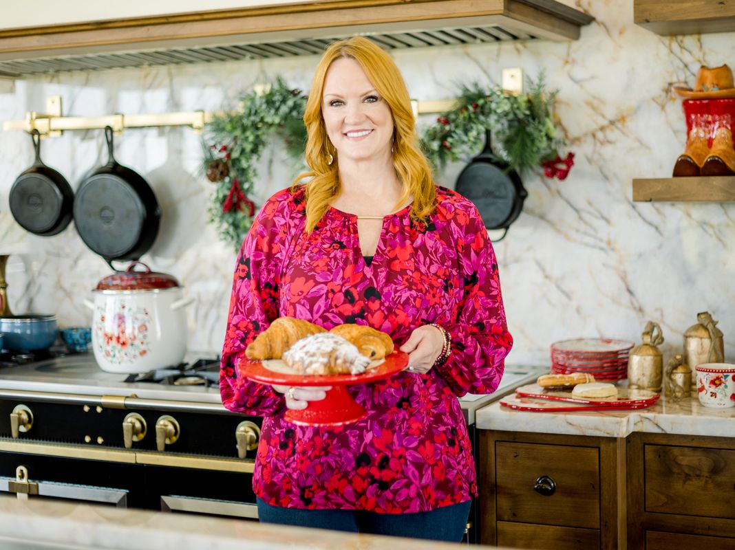 The Pioneer Woman Just Dropped Her Holiday Kitchen Collection