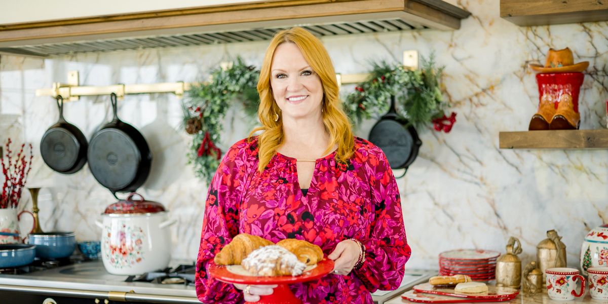 The Pioneer Woman - Ree Drummond - Having another holiday mixer giveaway  today! Here's where to enter!