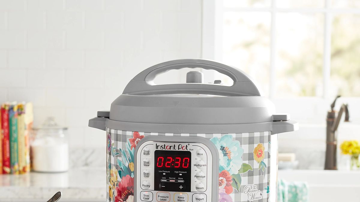https://hips.hearstapps.com/hmg-prod/images/the-pioneer-woman-instant-pot-64121330572bb.jpeg?crop=1xw:0.5625xh;center,top&resize=1200:*