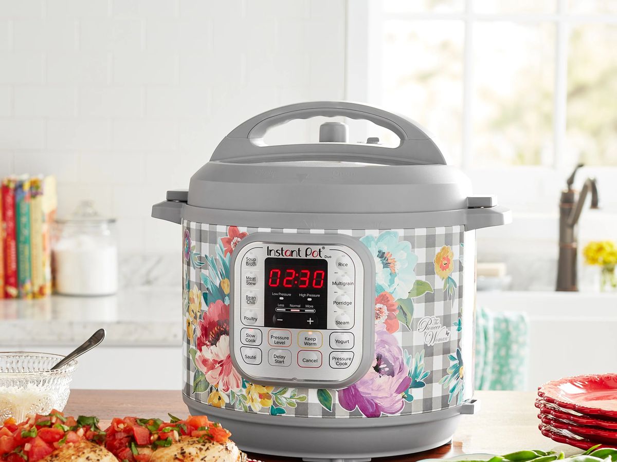https://hips.hearstapps.com/hmg-prod/images/the-pioneer-woman-instant-pot-64121330572bb.jpeg?crop=1xw:0.75xh;center,top&resize=1200:*