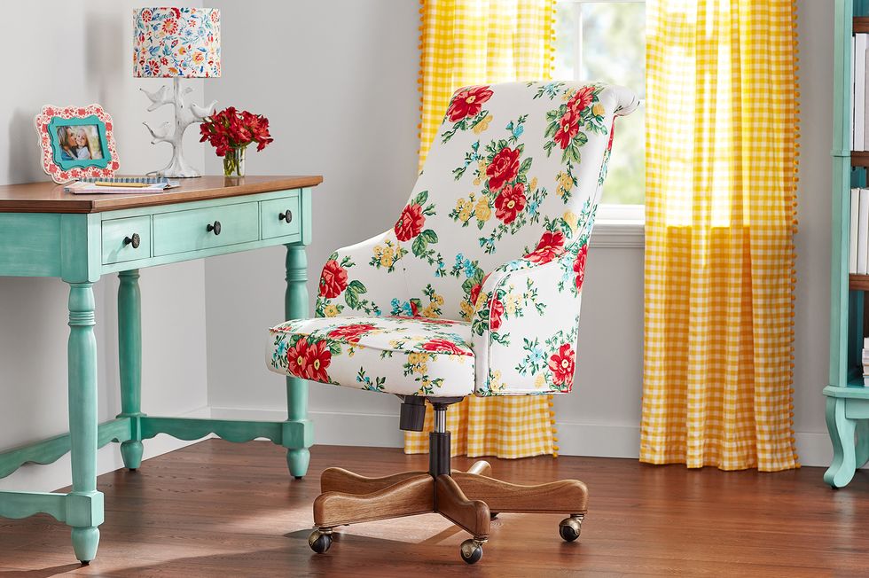 The Pioneer Woman drops first-ever Walmart furniture collection