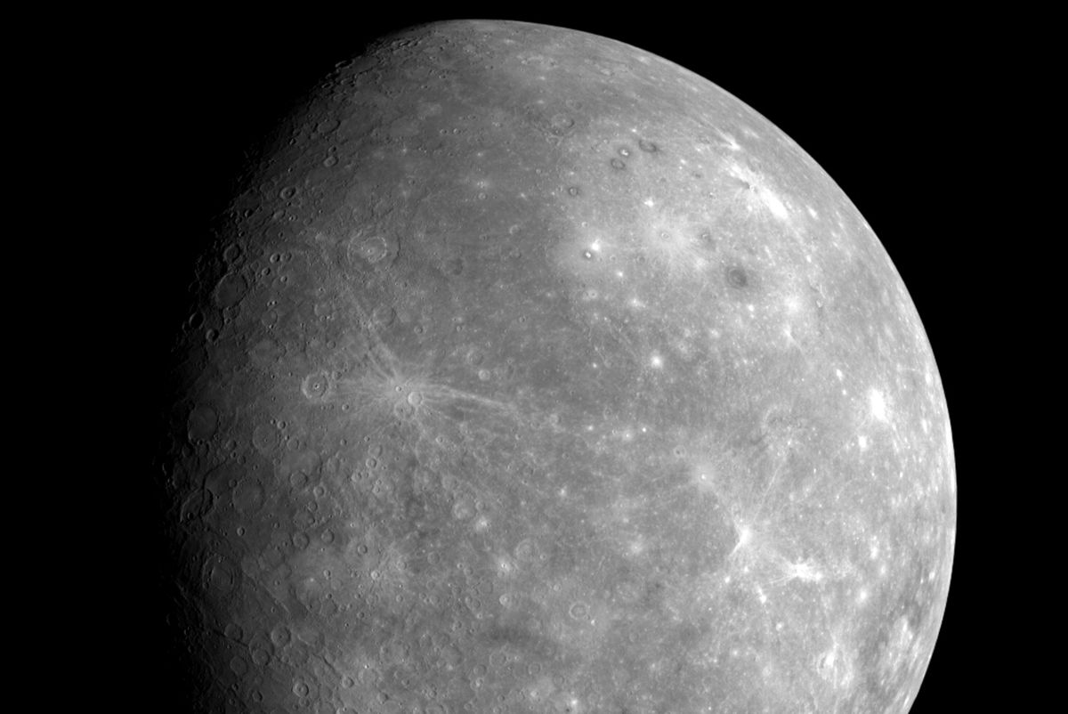 nasa's messenger spacecraft captures mercury