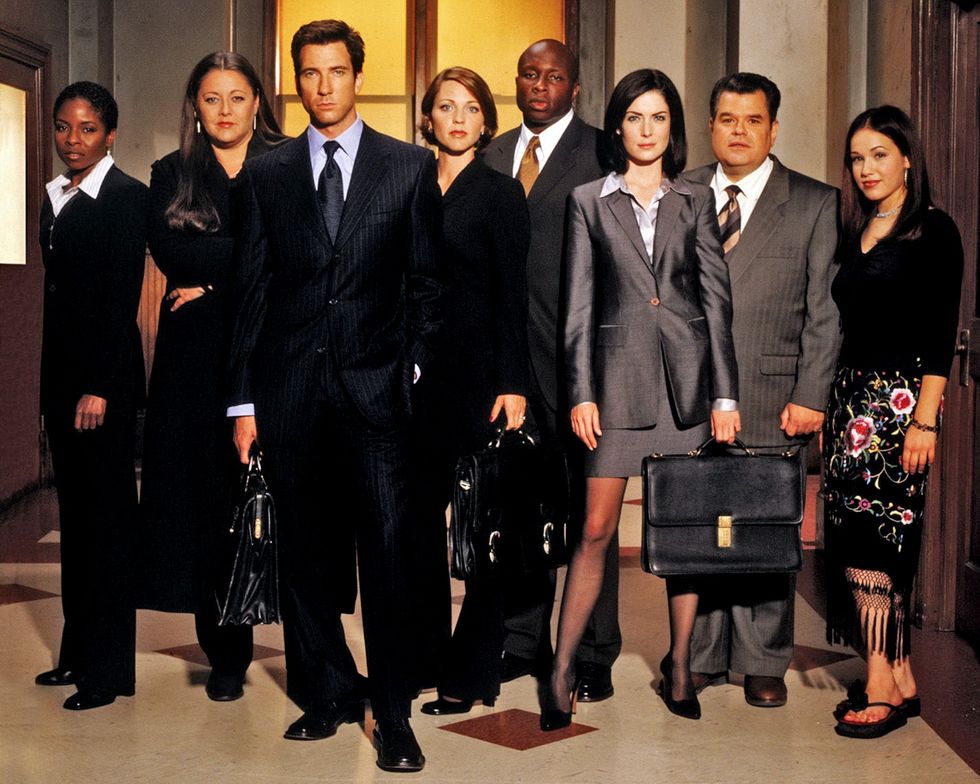 imagen del elenco de la serie el abogado